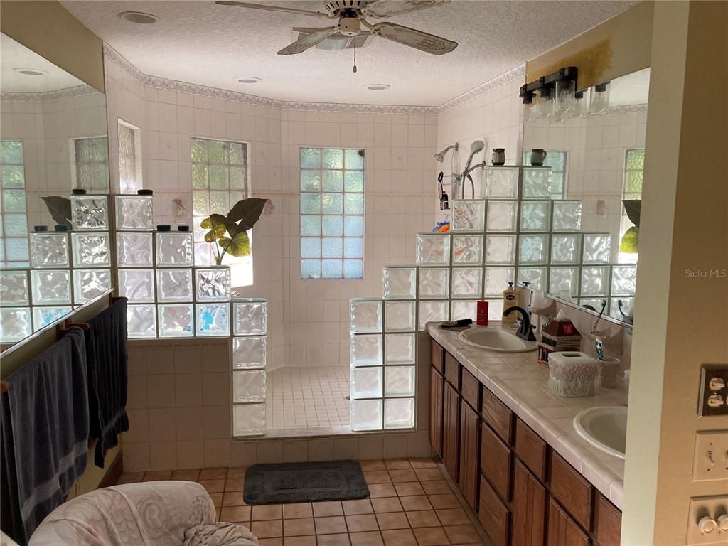 Bathroom, Interior, Tile Countertops