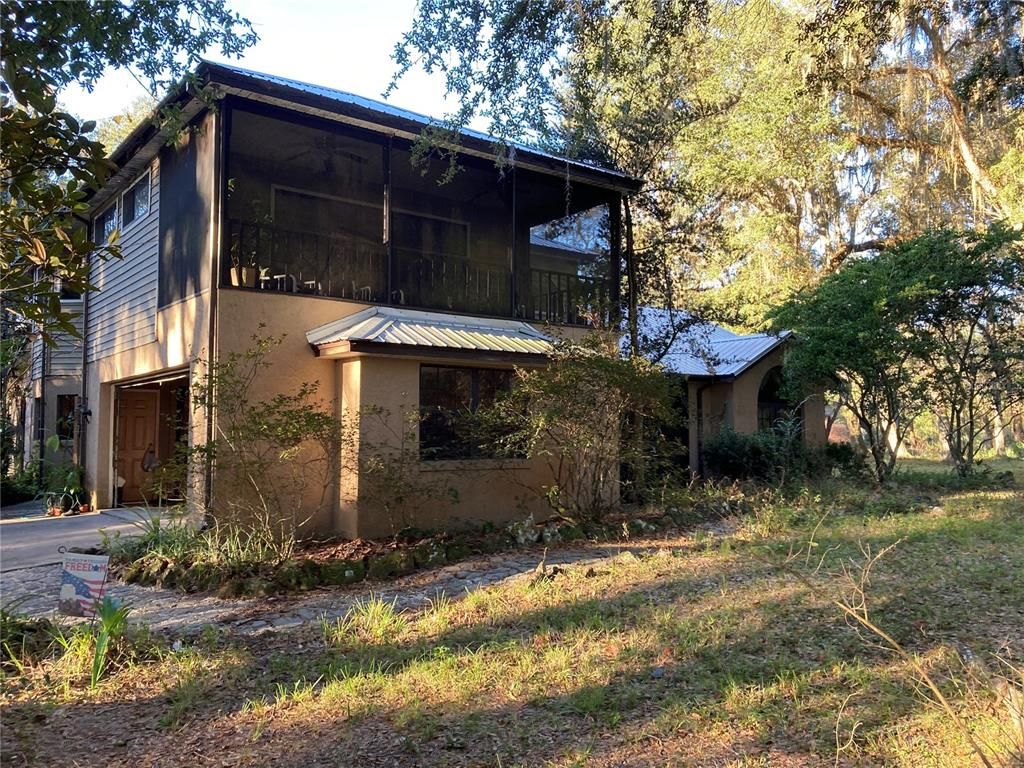 Backyard, Exterior