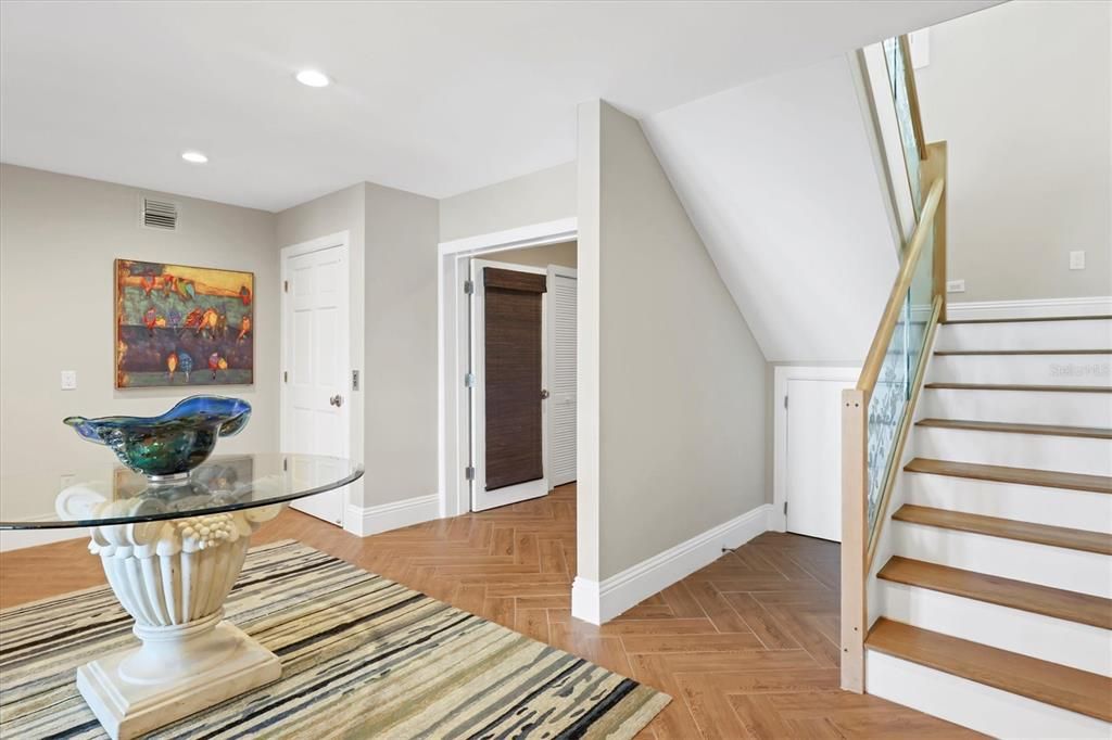Interior, Recessed Lighting, Wood Texture Flooring