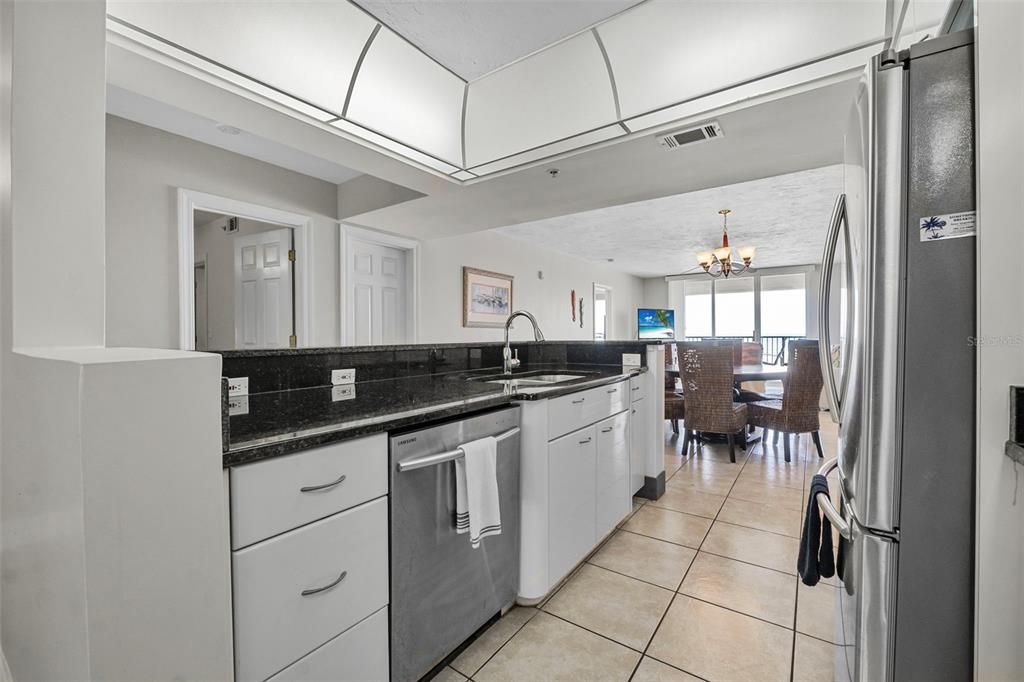 Chandelier, Dining room, Interior, Kitchen