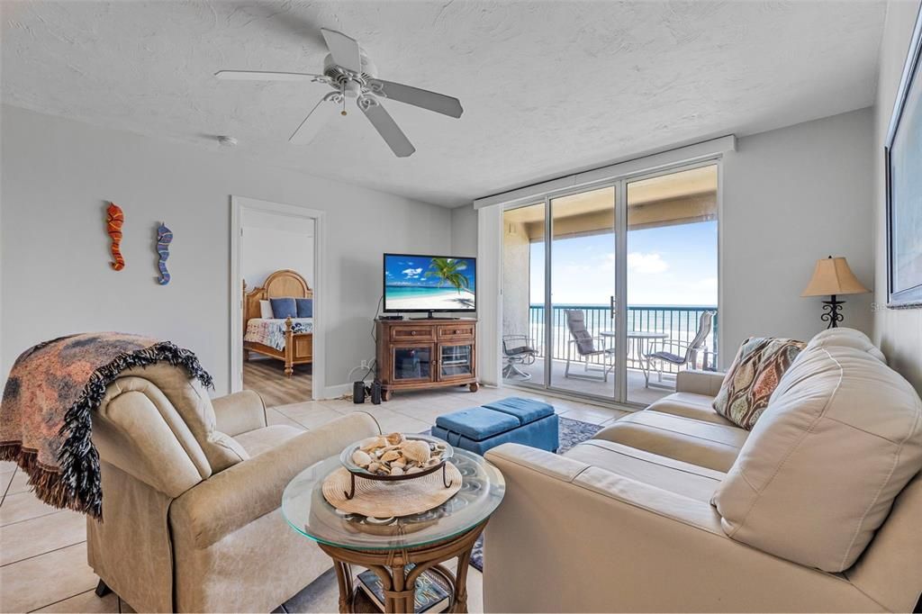 Interior, Living room, Water