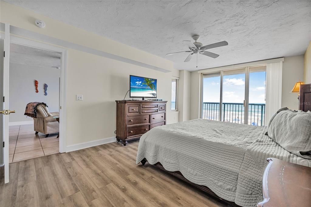 Bedroom, Interior, Water, Wood Texture Flooring