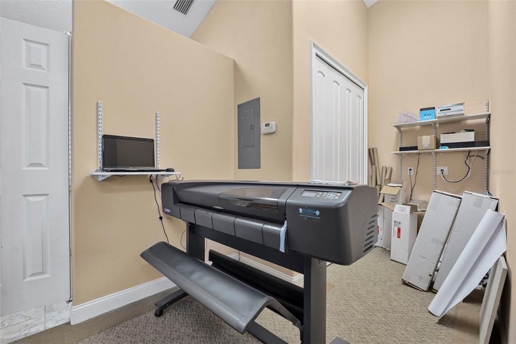 Home Office, Interior