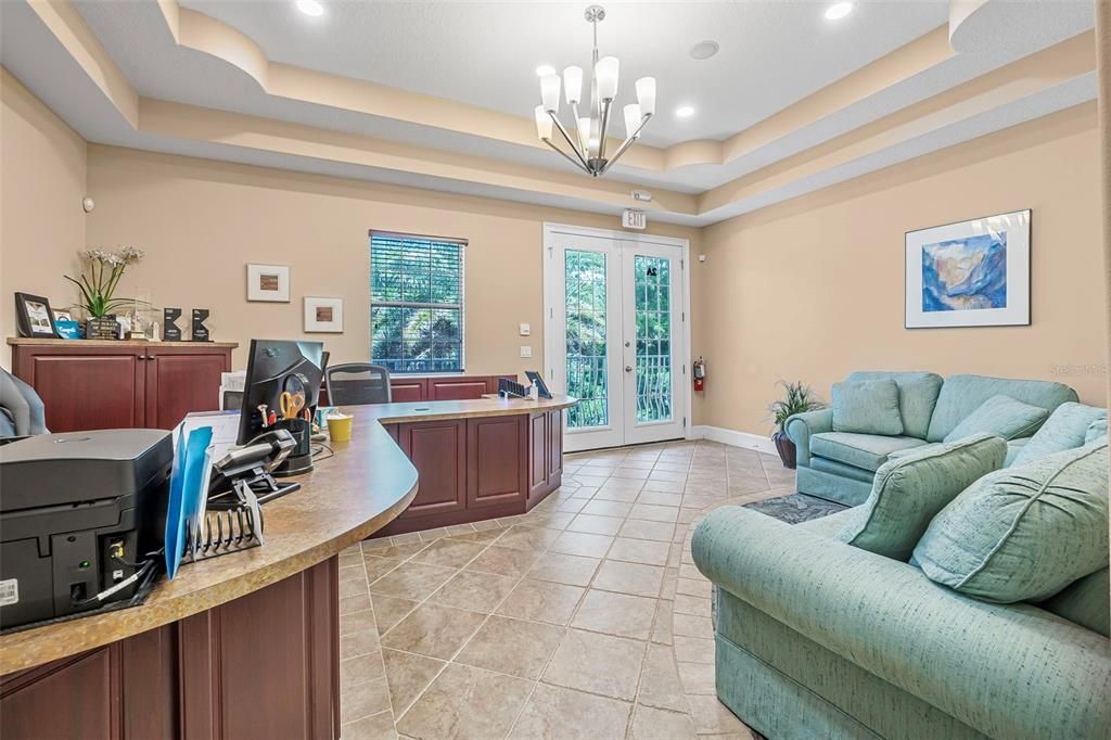 Interior, Living room, Pendant Lights, Recessed Lighting