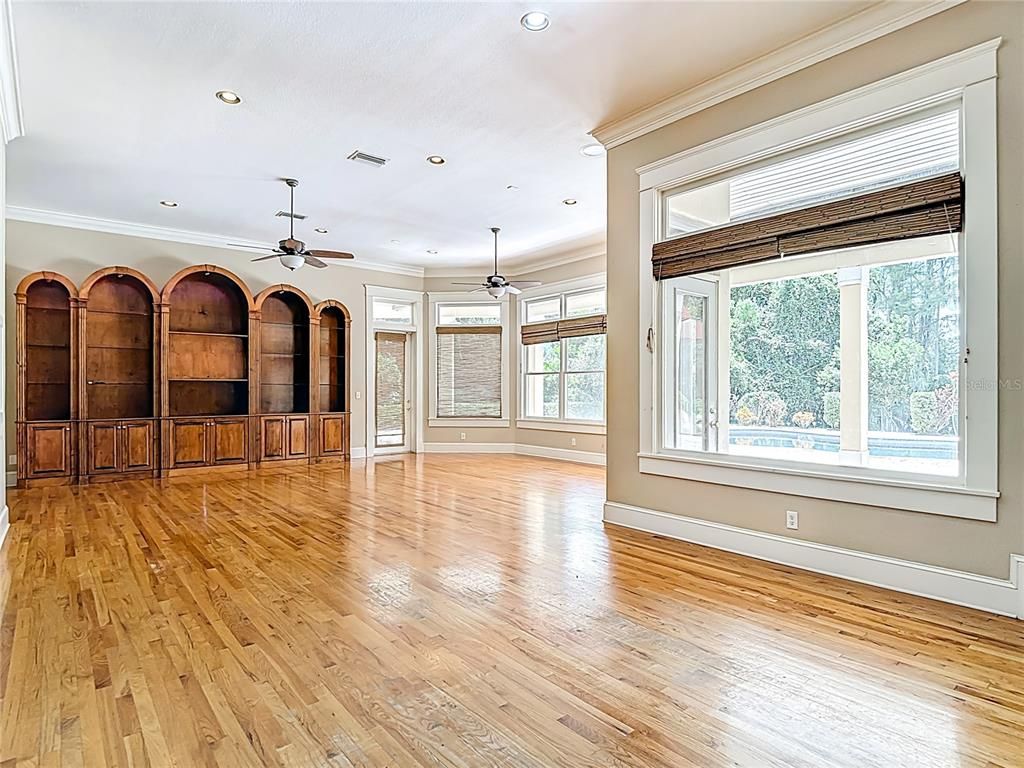 Empty room, Interior, Recessed Lighting, Wood Texture Flooring