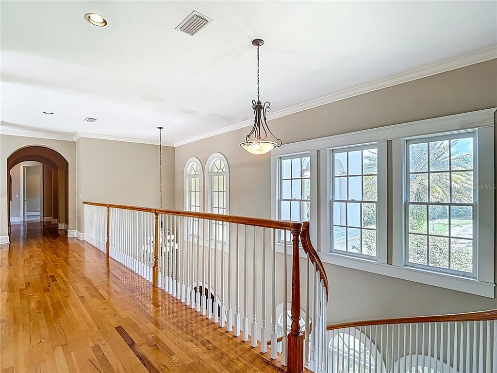 Interior, Pendant Lights, Recessed Lighting, Wood Texture Flooring