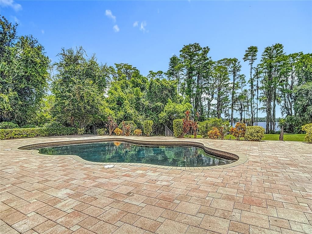 Exterior, Pool