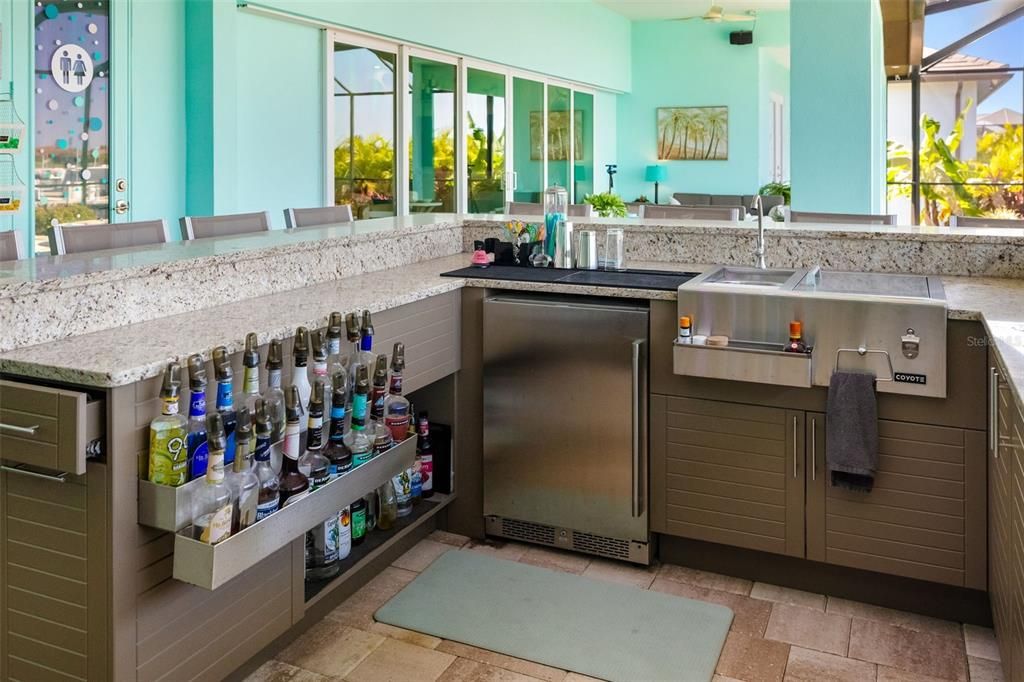 Interior, Stainless Steel Appliances