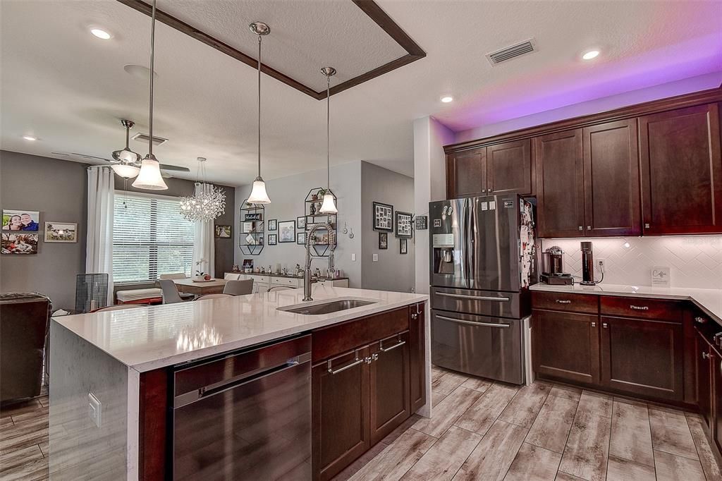 Dining room, Interior, Kitchen, Pendant Lights, Recessed Lighting, Wood Texture Flooring
