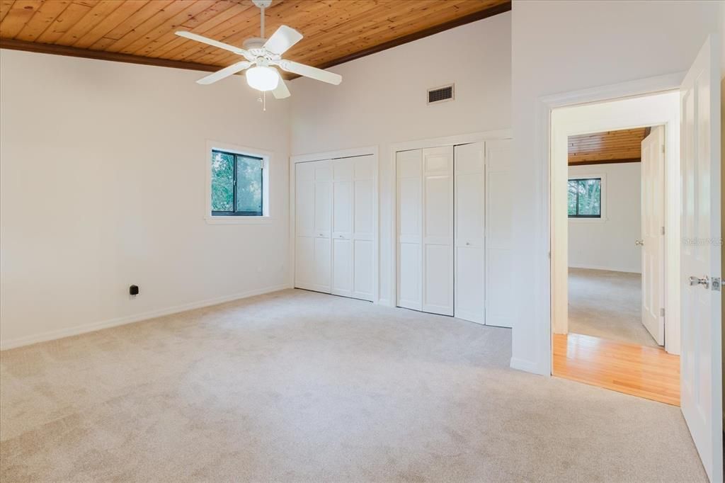 Empty room, Interior, Wooden Beams, Wooden Ceilings