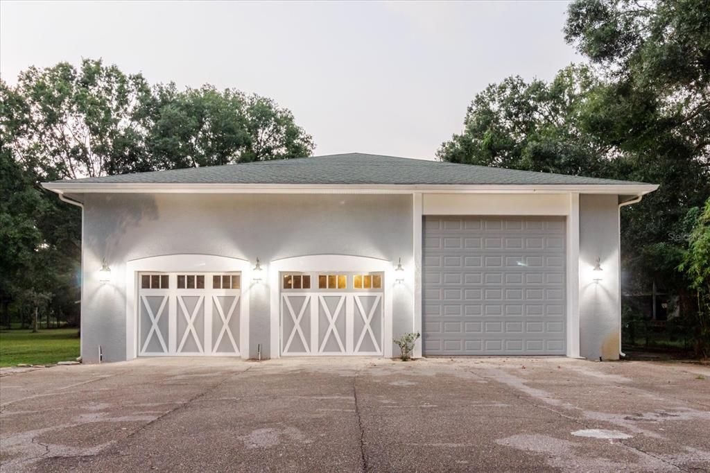 Detached Garage, Exterior