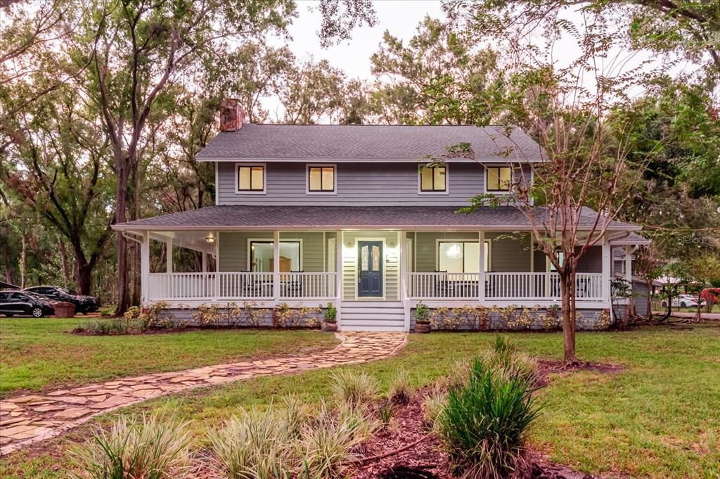 Exterior, Facade, American Foursquare