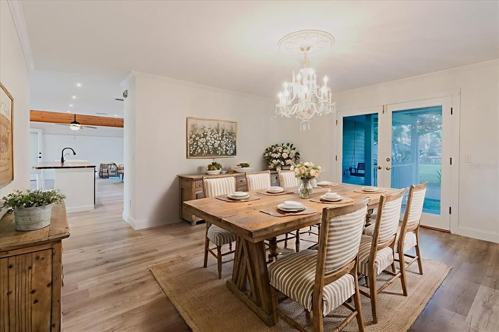 Chandelier, Dining room, Interior, Recessed Lighting, Wood Texture Flooring