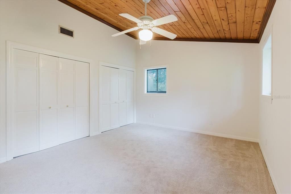 Empty room, Interior, Wooden Ceilings