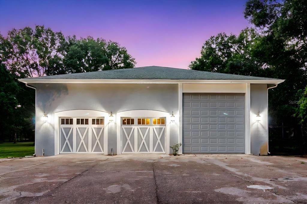 Detached Garage, Exterior