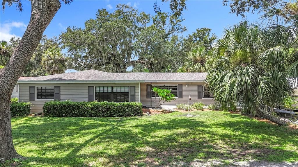 Backyard, Exterior, Facade, Ranch