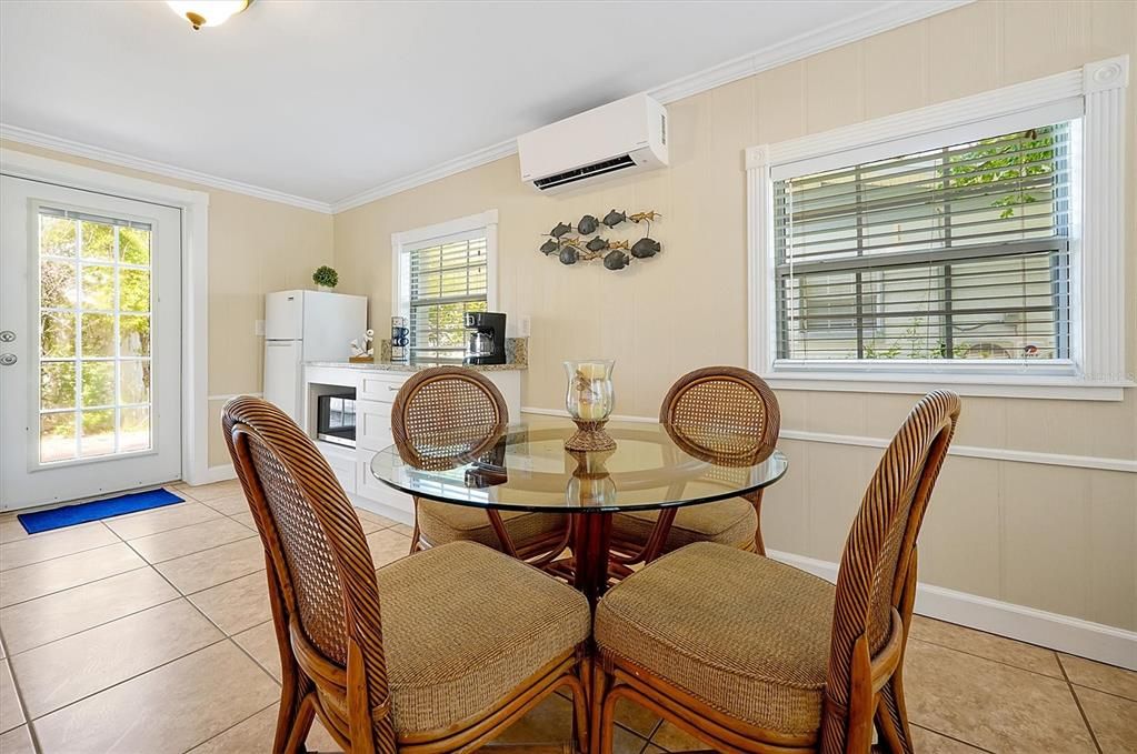 Dining room, Interior