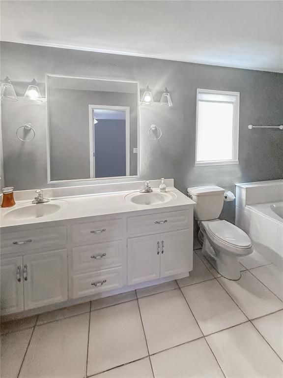 Bathroom, Dual Sink Vanities, Interior