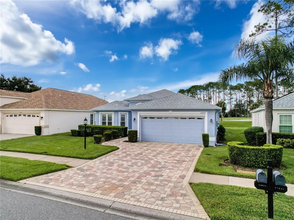 Attached, Exterior, Facade, Ranch