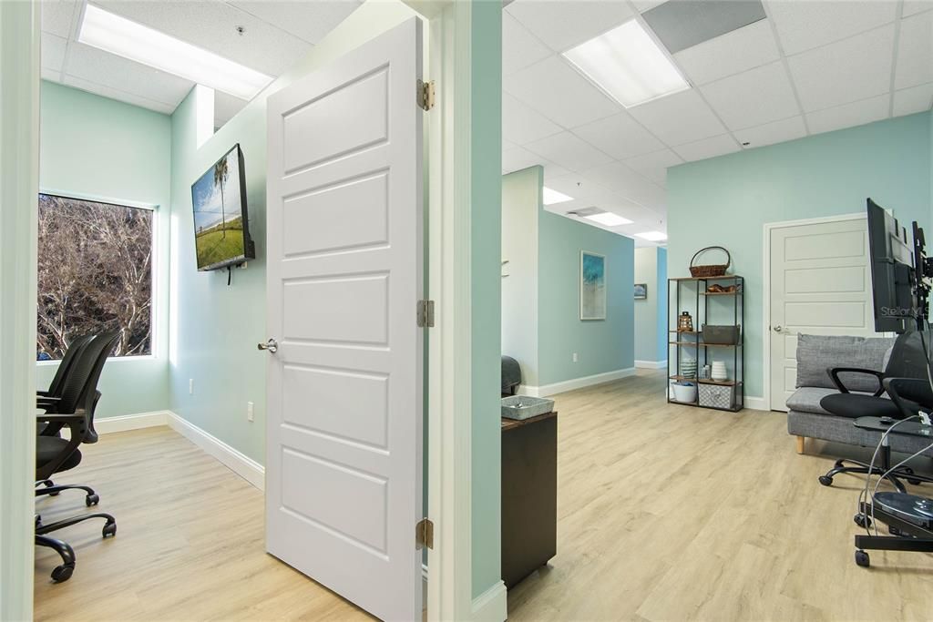 Home Office, Interior, Recessed Lighting, Wood Texture Flooring