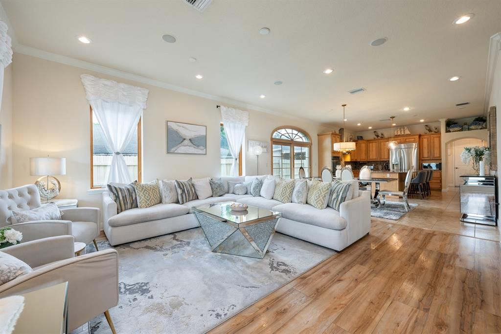 Interior, Kitchen, Living room, Pendant Lights, Recessed Lighting, Stainless Steel Appliances, Wood Texture Flooring