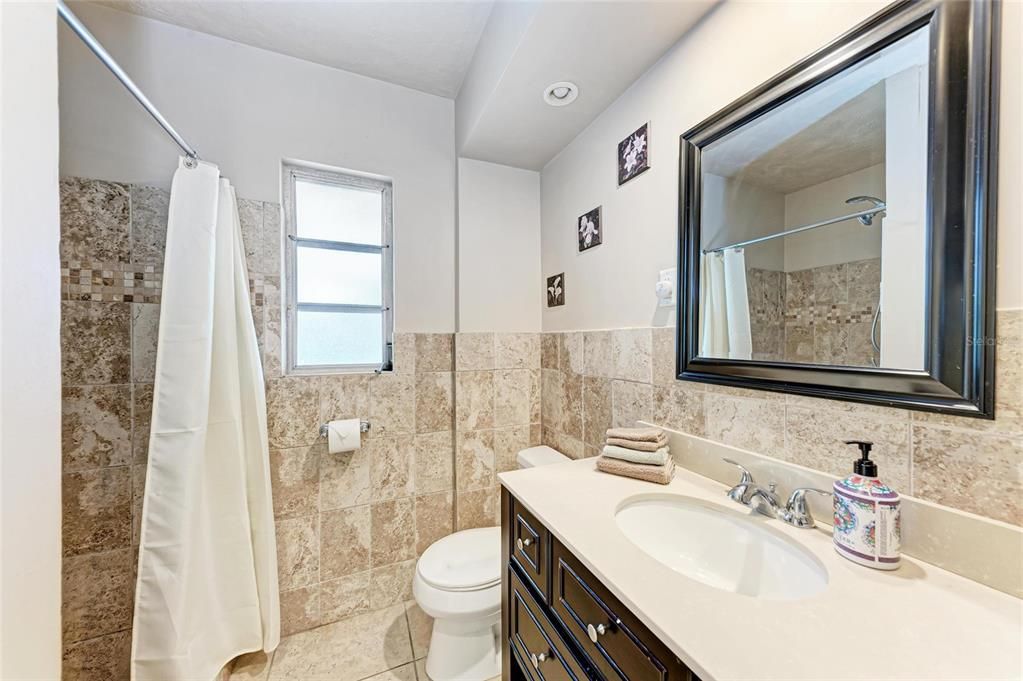 Bathroom, Interior, Recessed Lighting