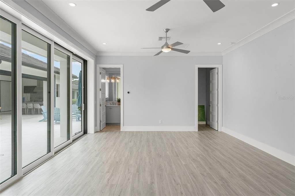 Empty room, Interior, Recessed Lighting, Wood Texture Flooring