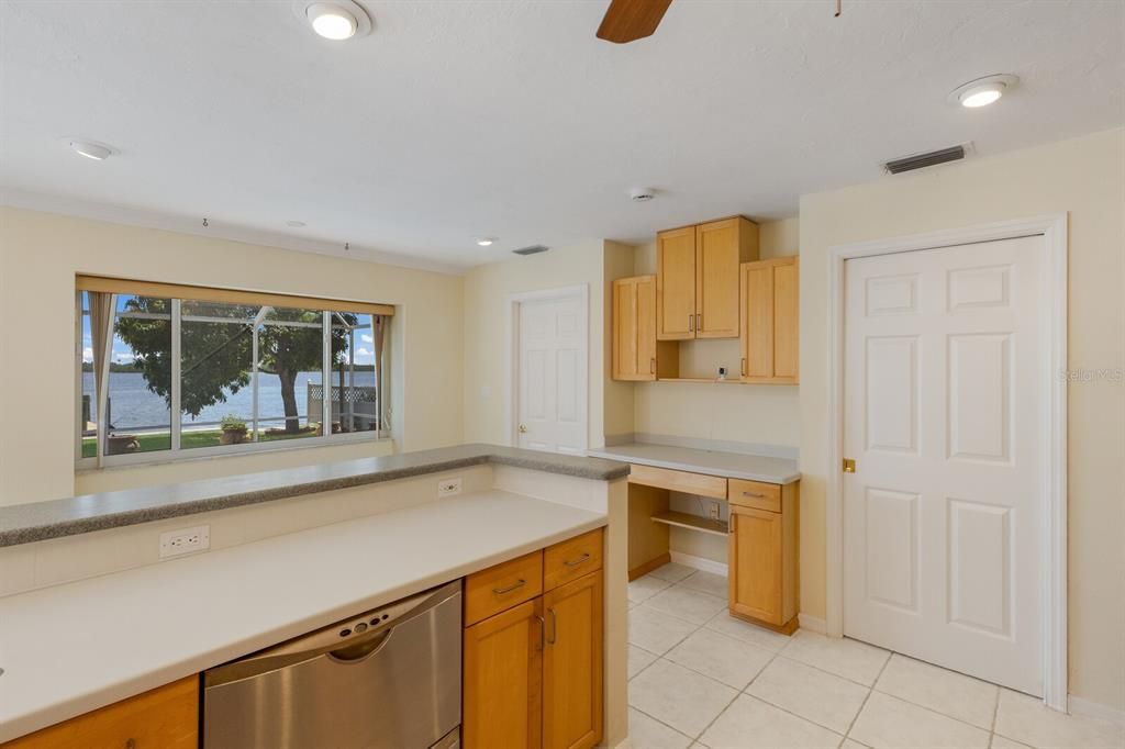Interior, Kitchen, Recessed Lighting, Water