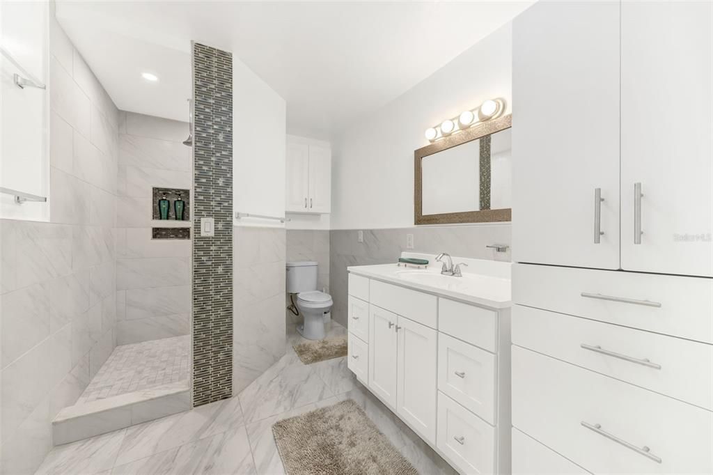 Bathroom, Interior, Marble, Marble Walls, Recessed Lighting
