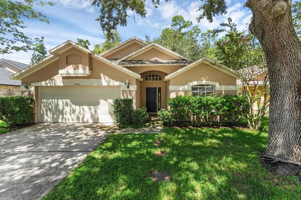 Attached, Exterior, Facade, American Craftsman