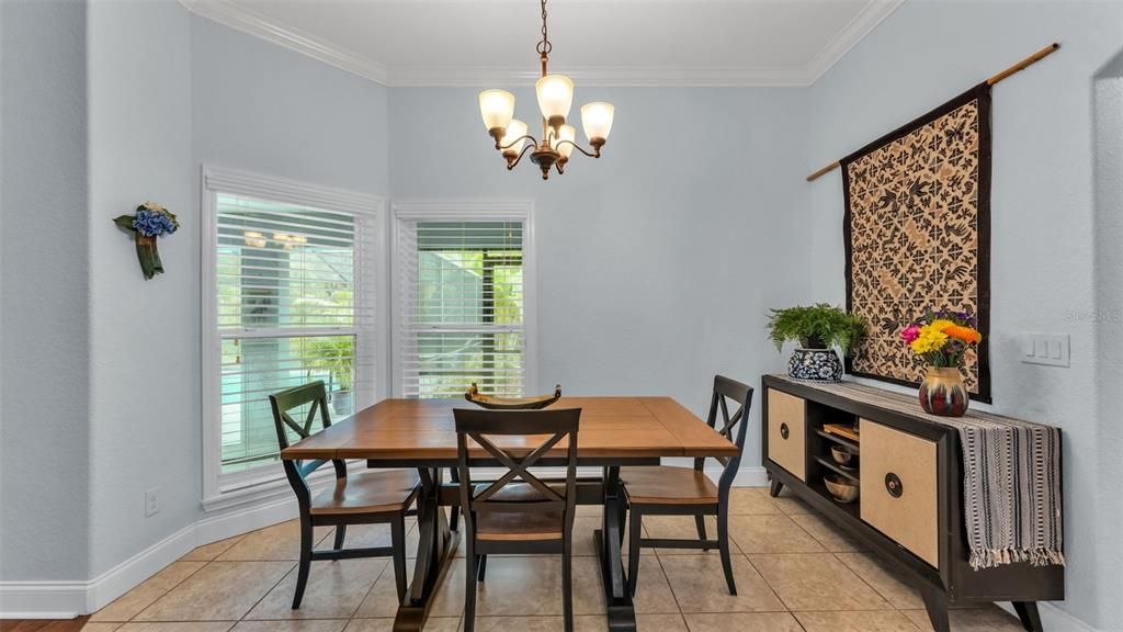 Chandelier, Dining room, Interior