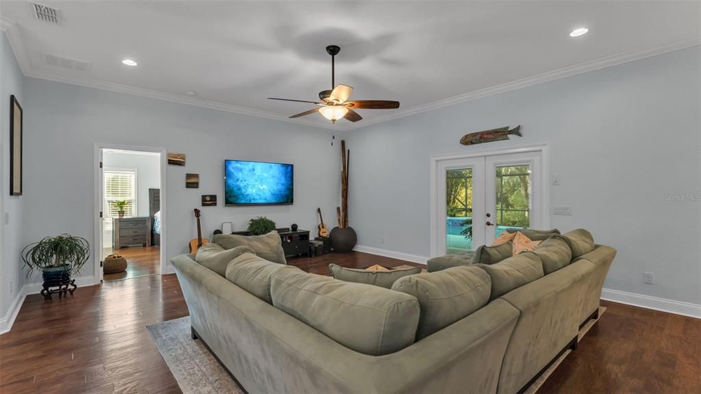 Interior, Living room, Recessed Lighting, Wood Texture Flooring