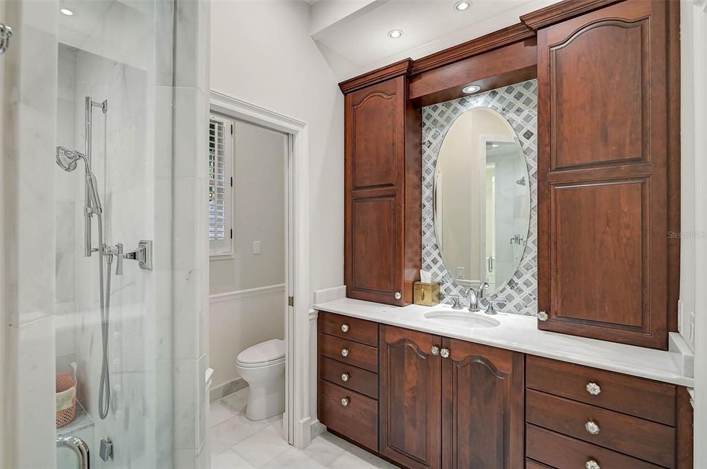 Bathroom, Interior, Recessed Lighting