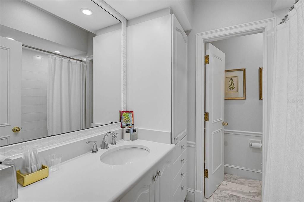 Bathroom, Interior, Marble, Recessed Lighting