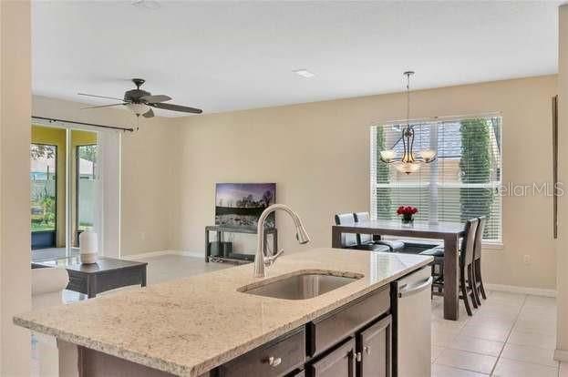 Chandelier, Dining room, Interior, Kitchen