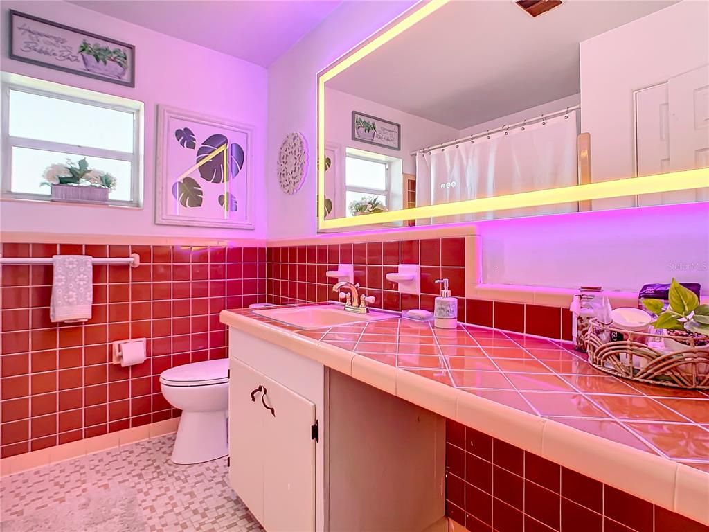 Bathroom, Interior, Tile Countertops