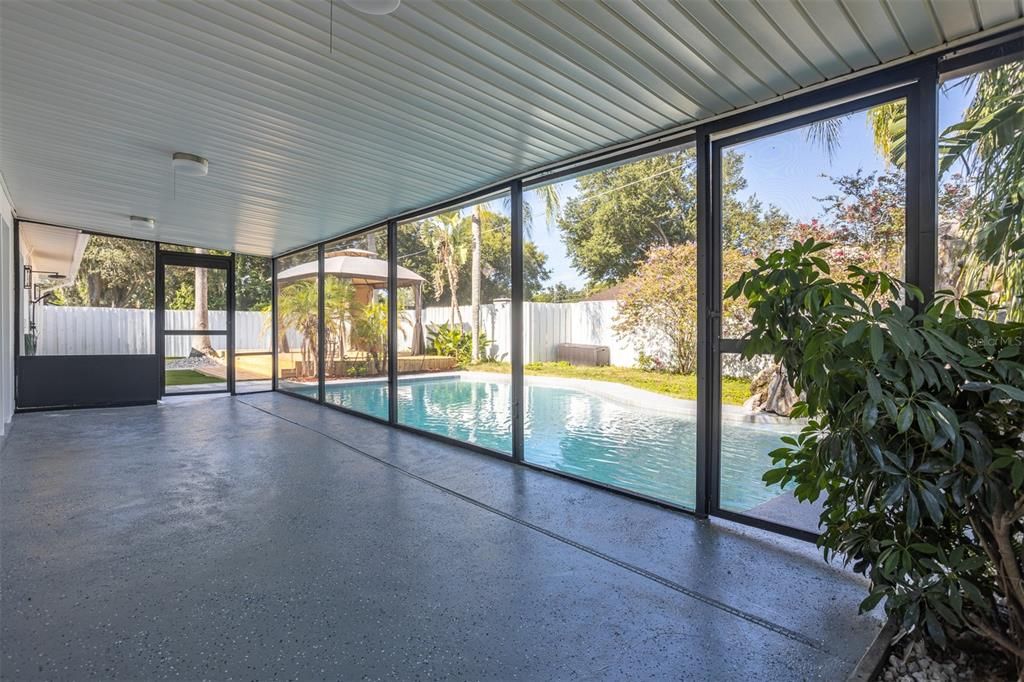 Interior, Pool, Sun Room