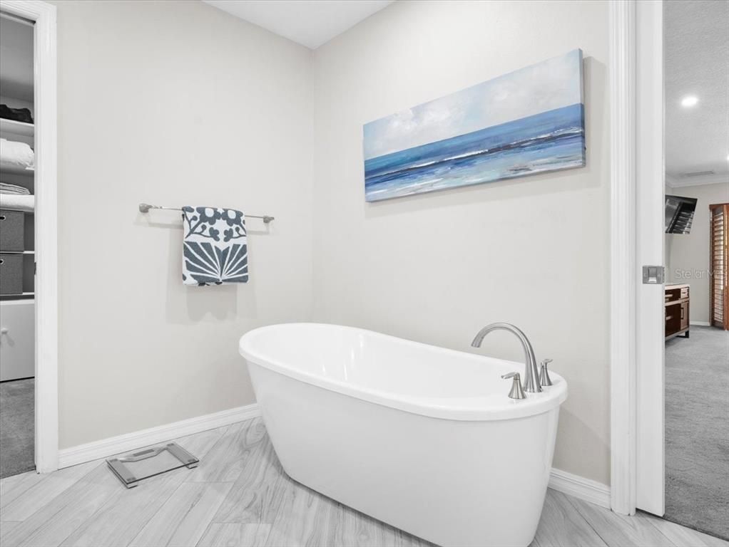 Bathroom, Free Standing Baths, Interior, Marble, Recessed Lighting