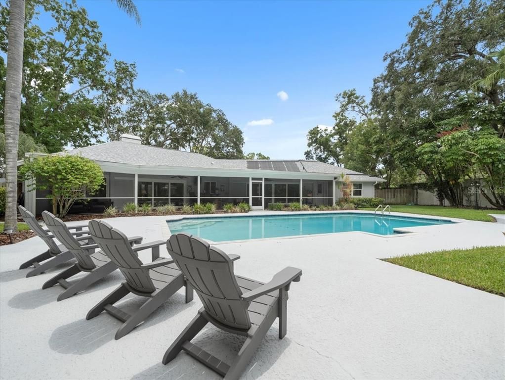 Exterior, Pool