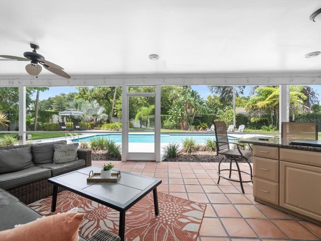 Interior, Living room, Pool, Sun Room, Water