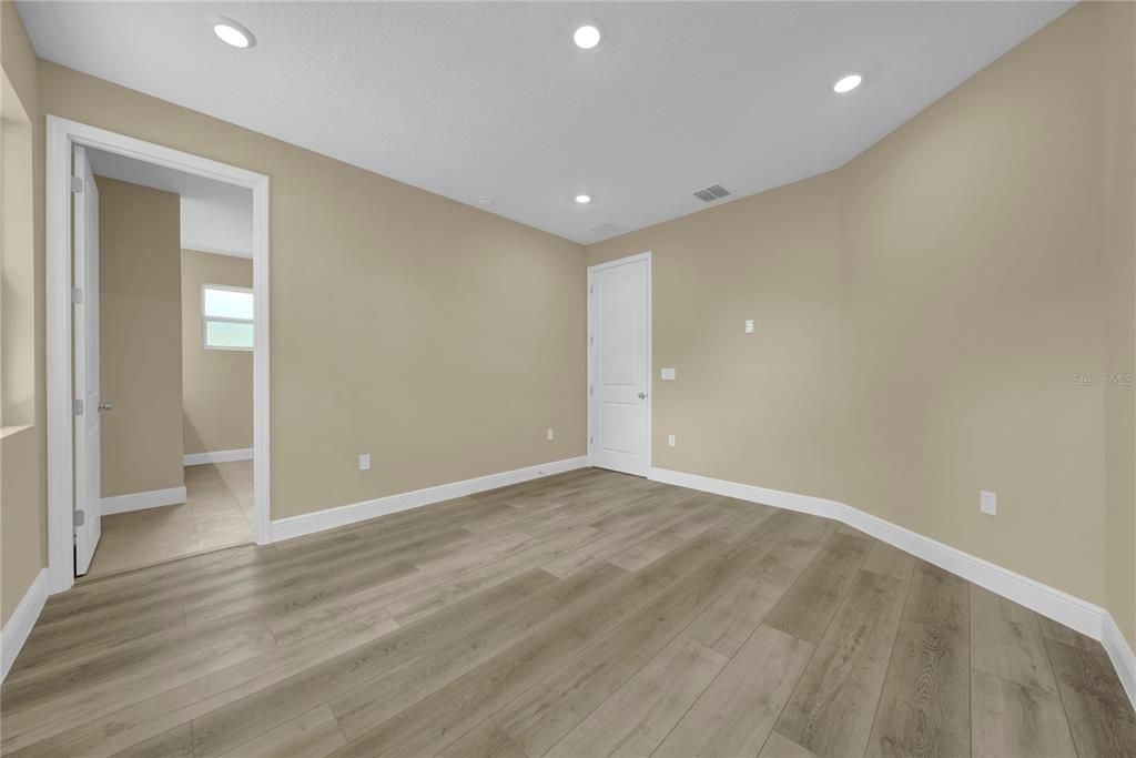 Empty room, Interior, Recessed Lighting, Wood Texture Flooring