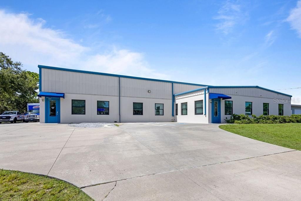 Exterior, Facade, Farmhouse