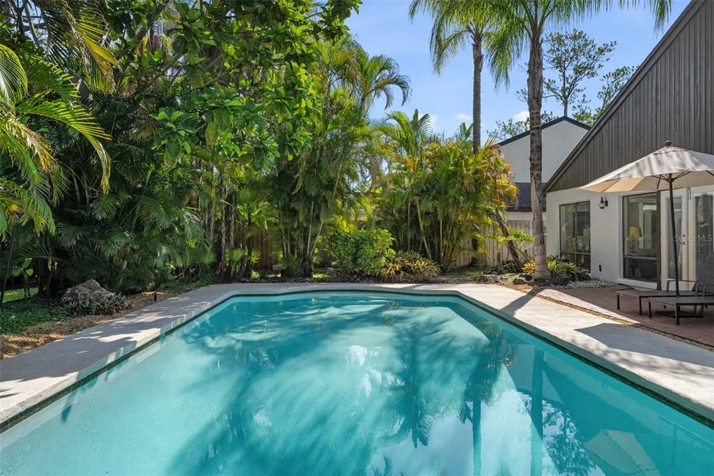 Exterior, Pool