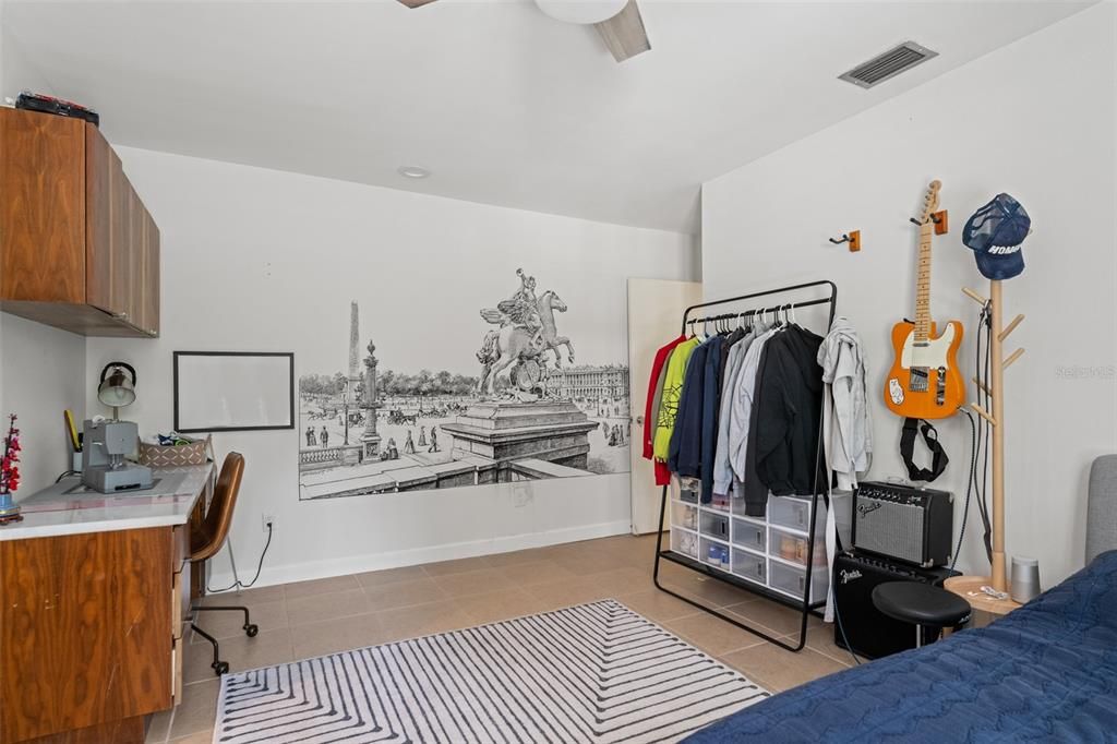 Home Office, Interior