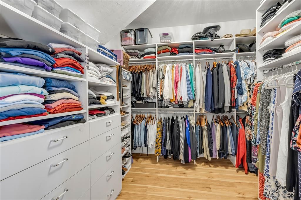 Interior, Walk-in Closets, Wood Texture Flooring