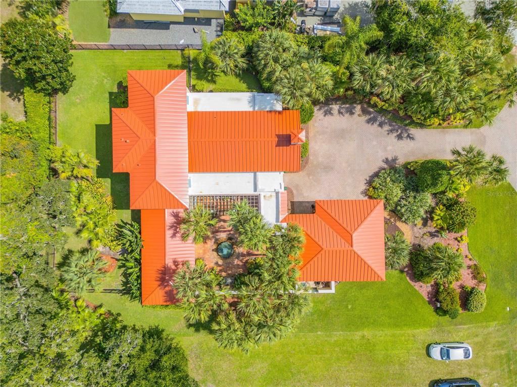 Exterior, Drone