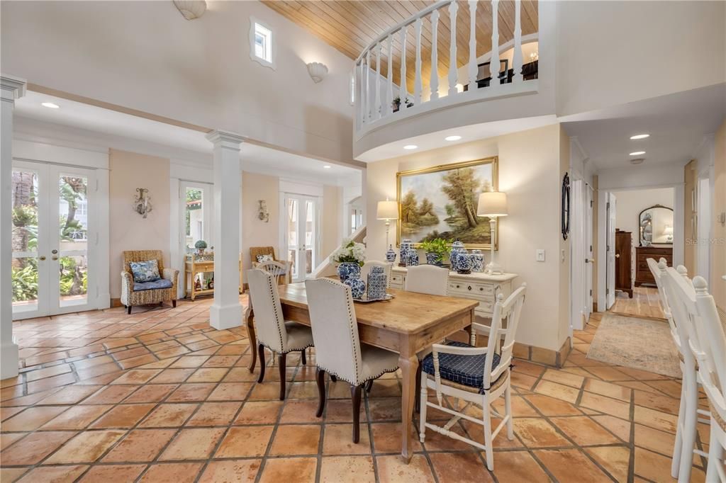 Dining room, Interior, Recessed Lighting