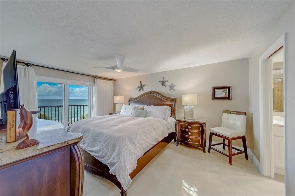 Bedroom, Interior, Water