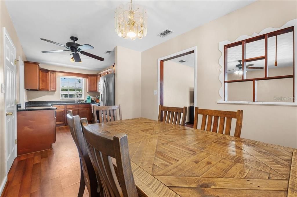 Dining room, Interior, Kitchen, Pendant Lights, Wood Texture Flooring
