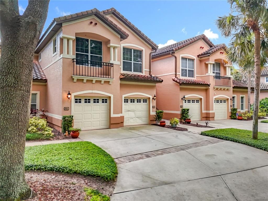 Attached, Exterior, Facade, Mediterranean